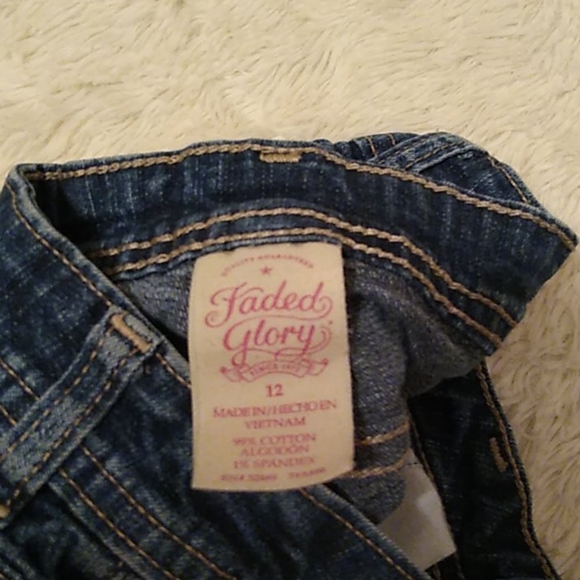 Shorts - Picture 3 of 3